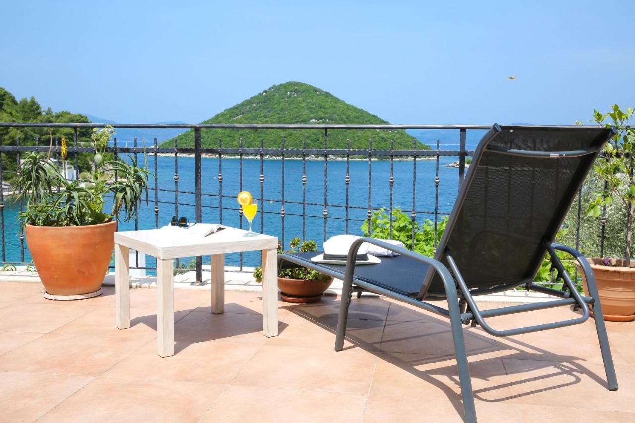 Spacious Apartment Lucia Prozura Bagian luar foto