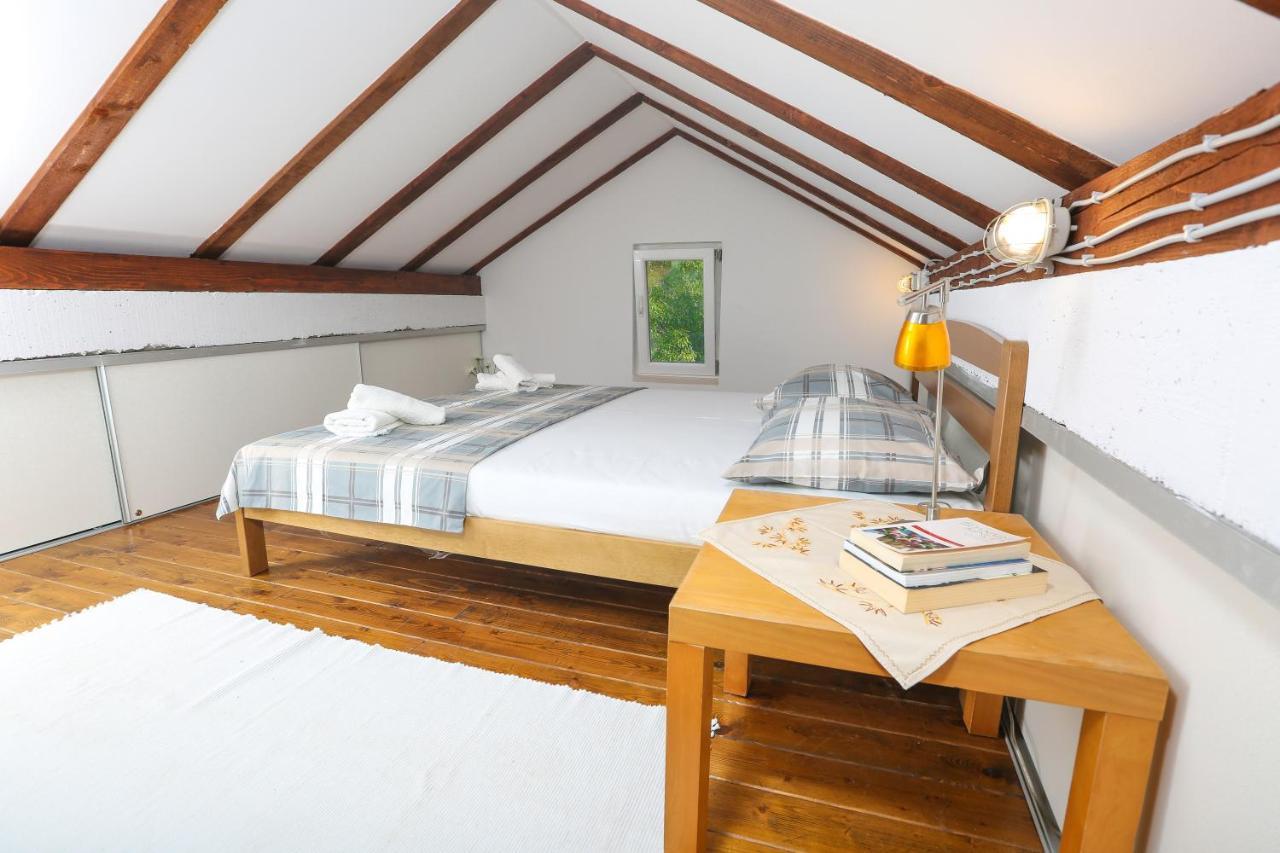 Spacious Apartment Lucia Prozura Bagian luar foto