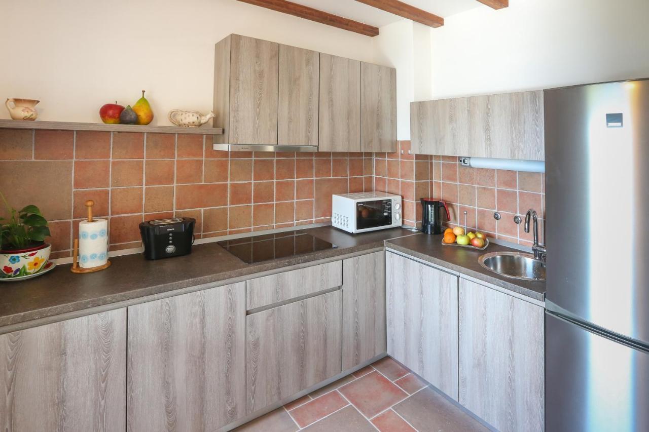 Spacious Apartment Lucia Prozura Bagian luar foto